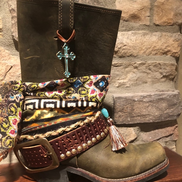 Pre-owned women's leather harness boots - Picture 1 of 6